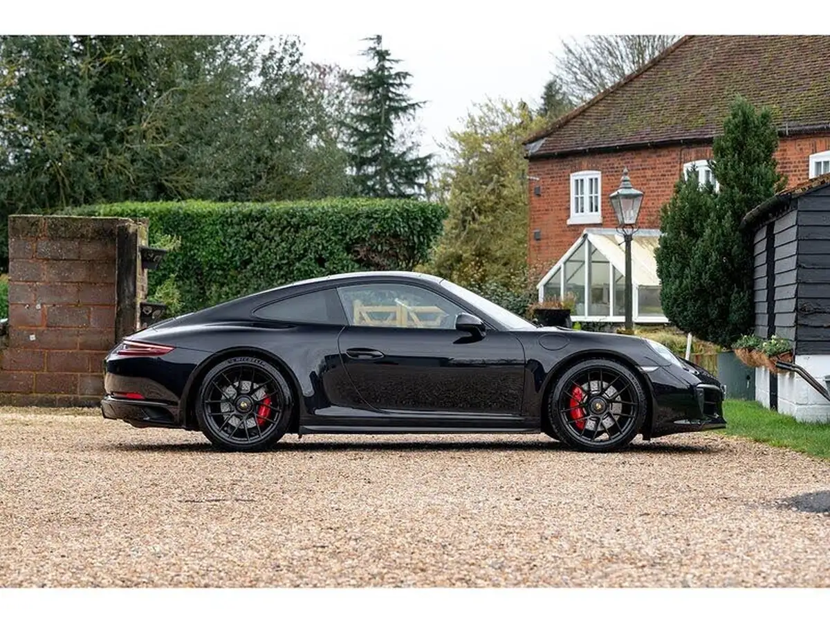 2018-porsche-911-30-carrera-gts-coupe-pdk-big-10