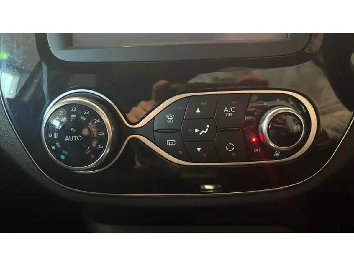 2017-renault-captur-09-tce-dynamique-s-nav-big-44