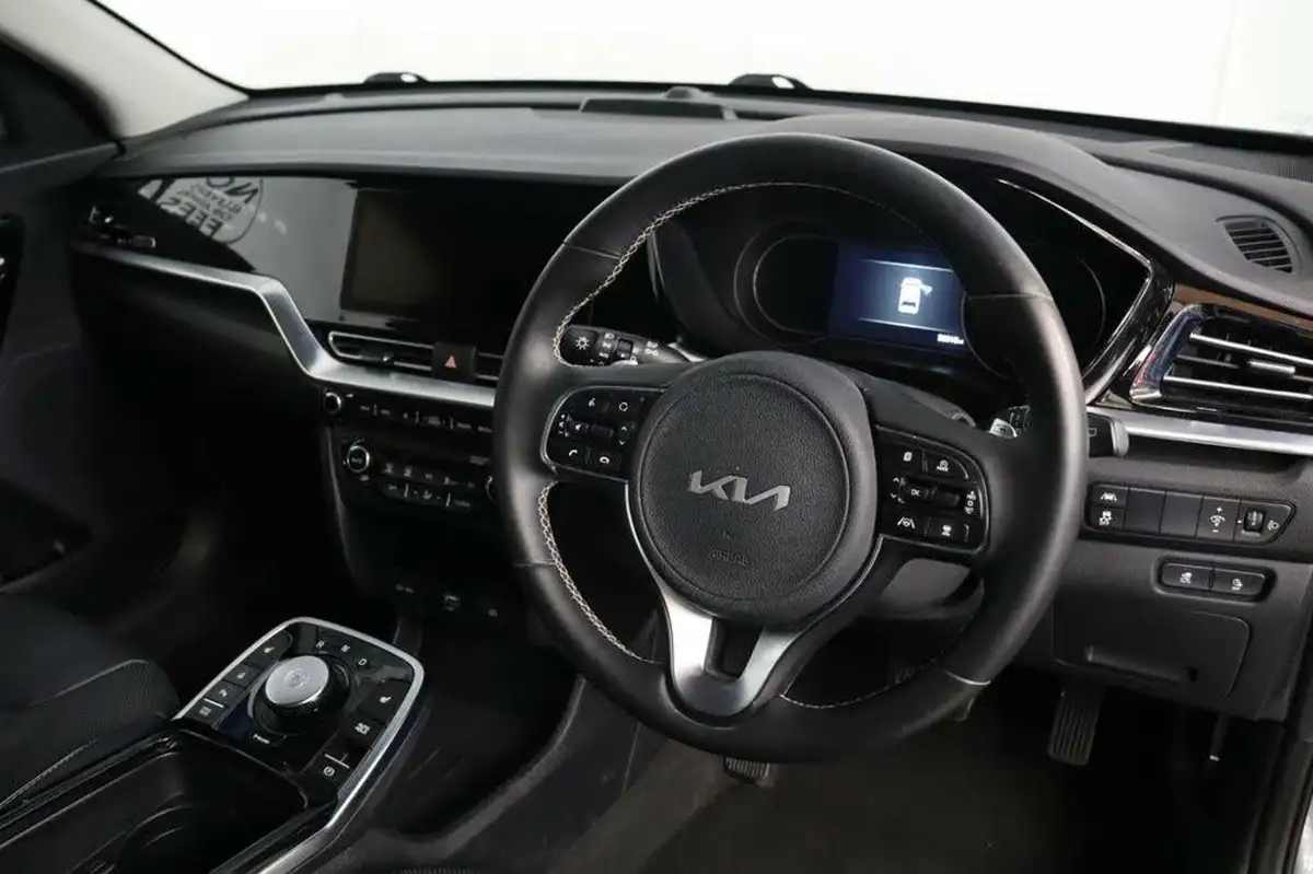 2021-kia-e-niro-ev-3-big-24