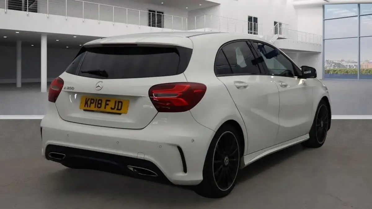 2018-mercedes-benz-a-class-16-a200-amg-line-premiumss-7g-dct-big-7