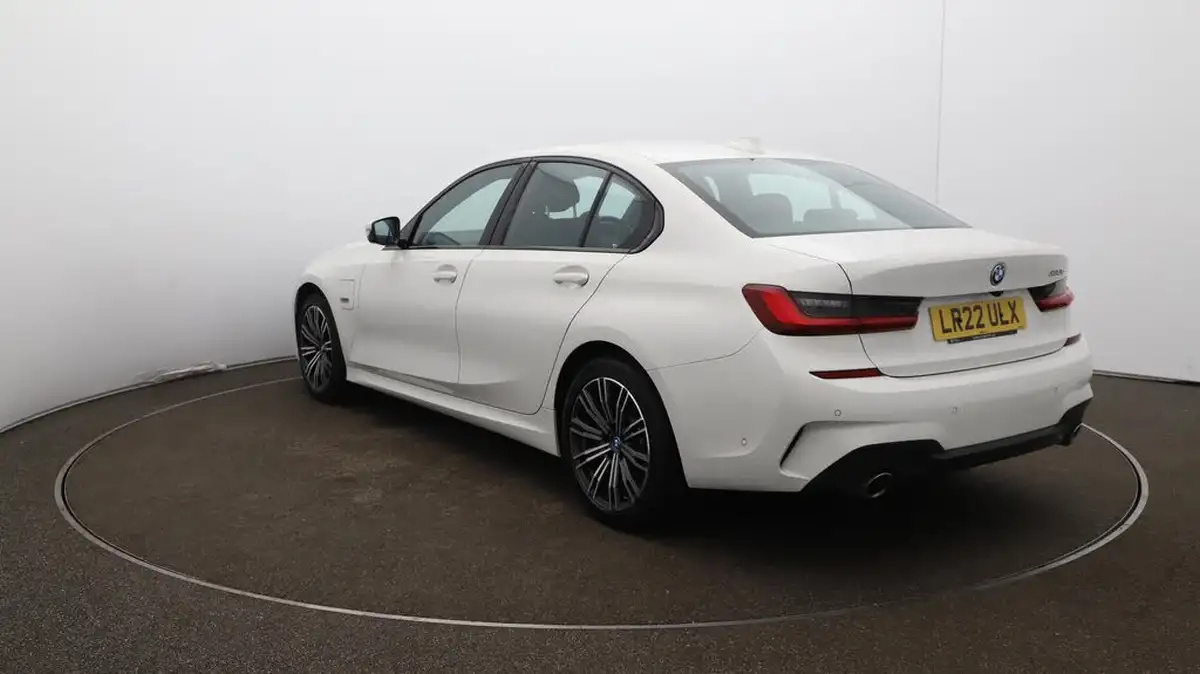2022-bmw-3-series-20-330e-m-sport-pro-pack-saloon-4d-big-62