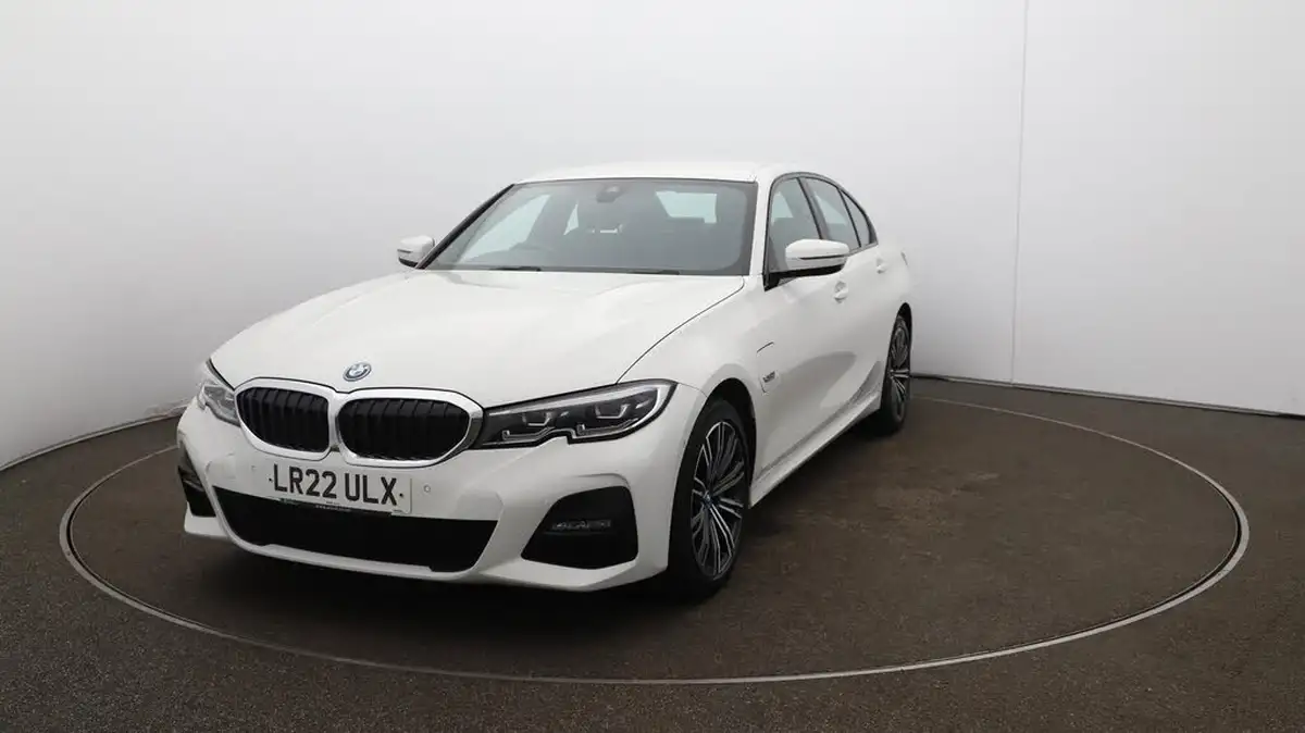 2022-bmw-3-series-20-330e-m-sport-pro-pack-saloon-4d-big-38