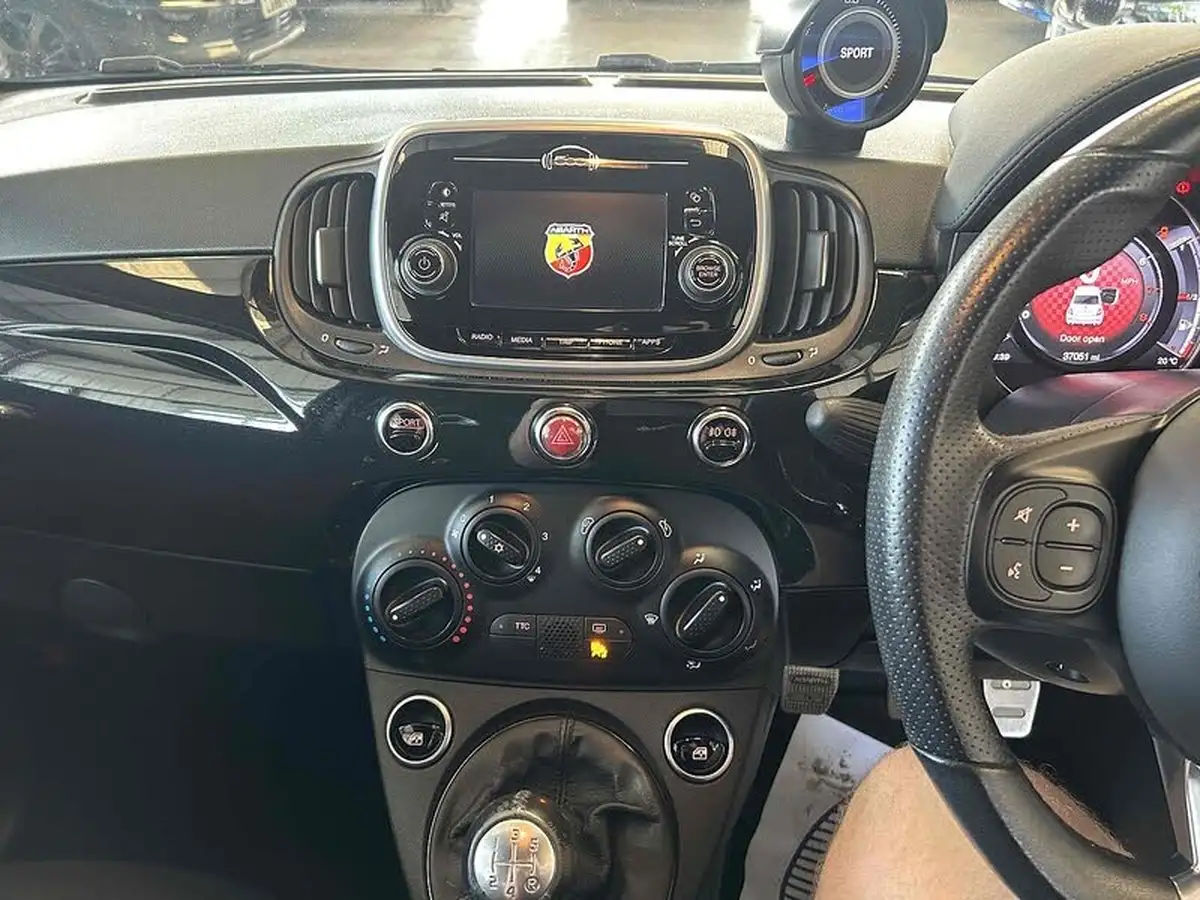 2018-abarth-595-14-tjet-big-8