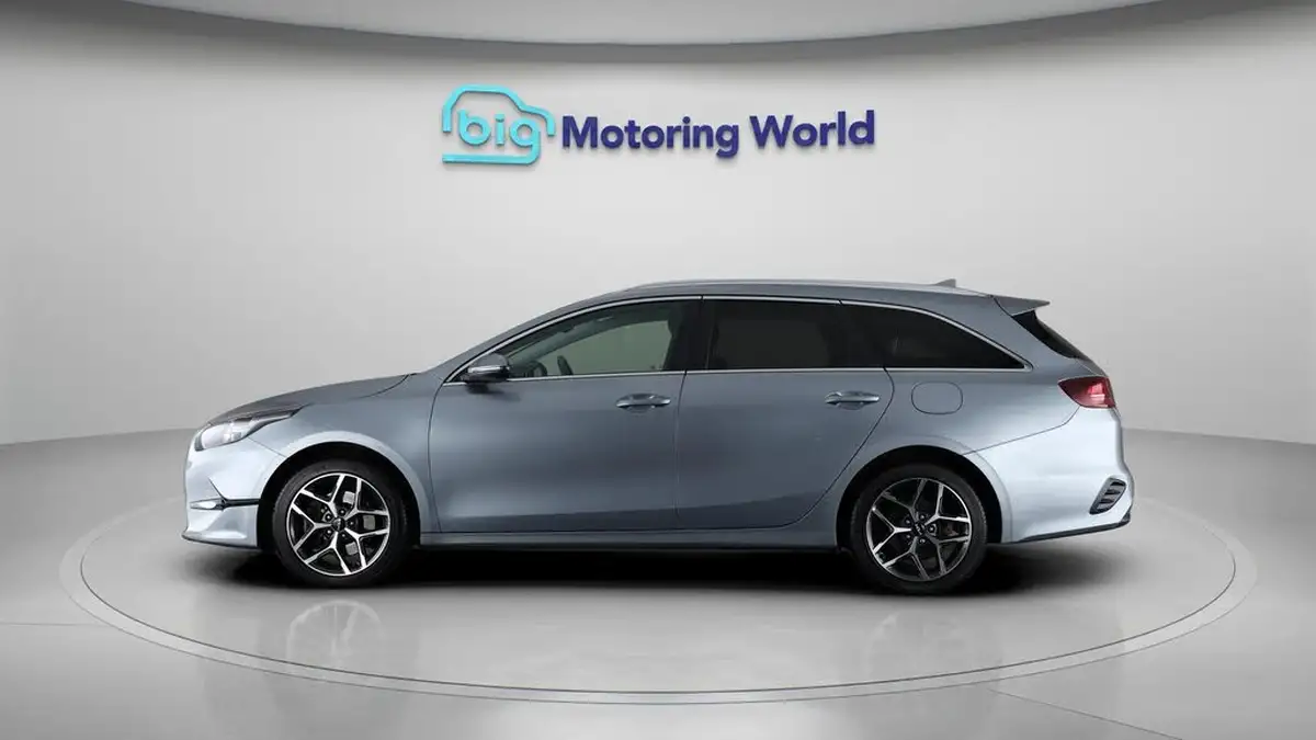 2022-kia-ceed-15-t-gdi-3-sportswagon-big-4