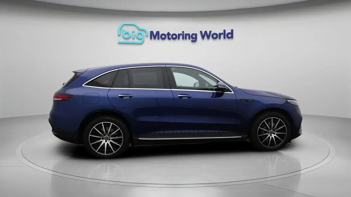 2021-mercedes-benz-eqc-e-eqc-400-amg-line-big-8
