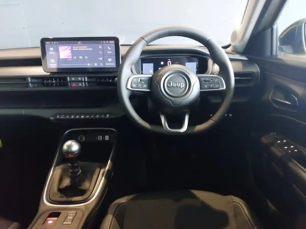 2025-jeep-avenger-12-gse-altitude-big-6