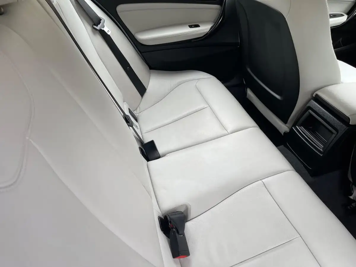 2012-bmw-1-series-20td-118d-urban-hatchback-5d-big-14