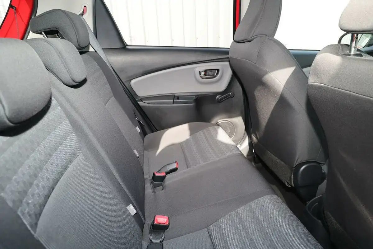 2016-toyota-yaris-10-vvt-i-icon-5d-big-12