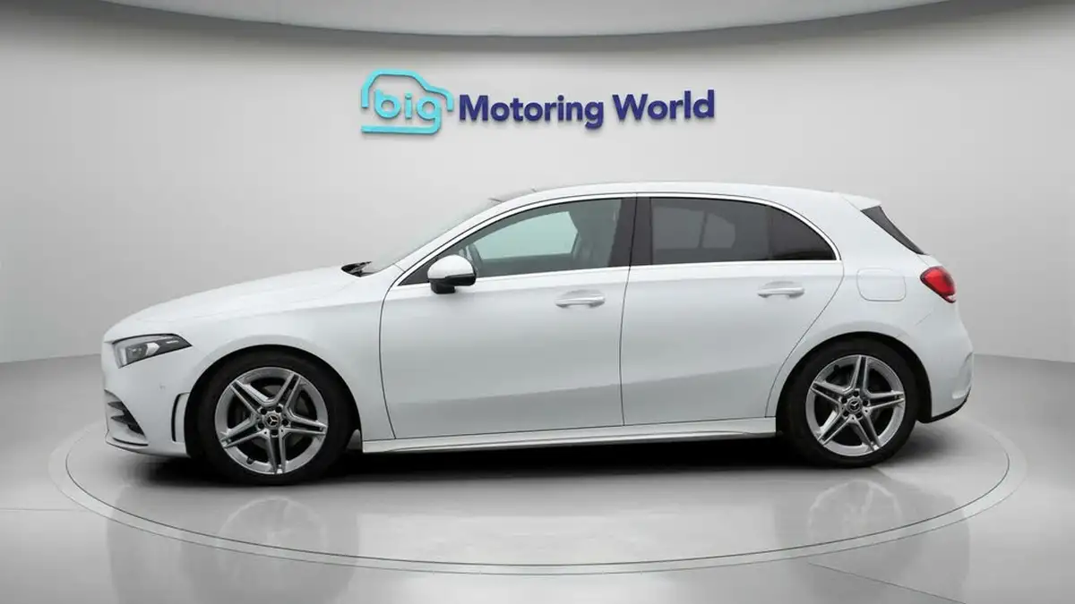 2020-mercedes-benz-a-class-13-a200-amg-line-premium-plus-hatchback-5d-7g-dct-big-4