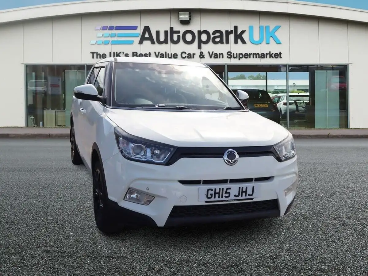 2015-kgm-ssangyong-tivoli-16-elx-big-9