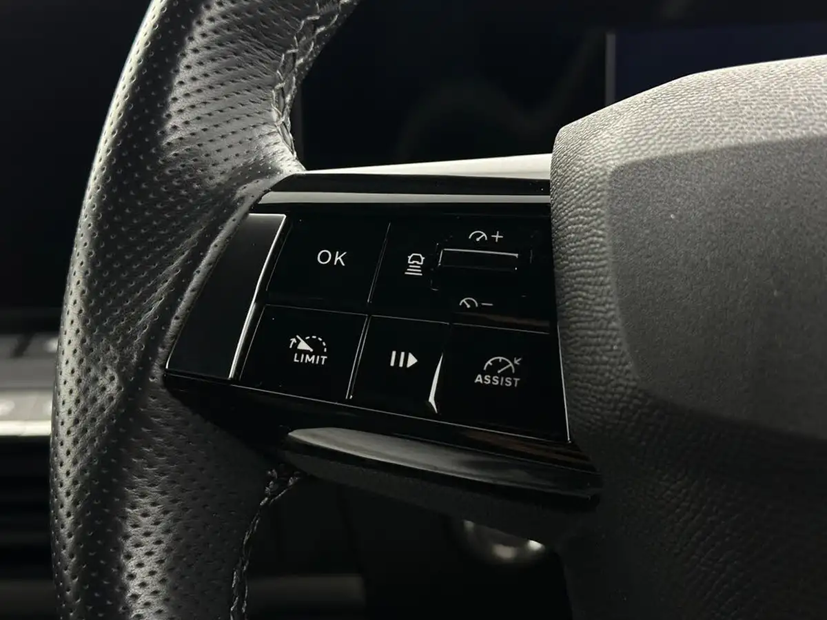 2022-vauxhall-astra-12-turbo-gs-line-hatchback-big-12