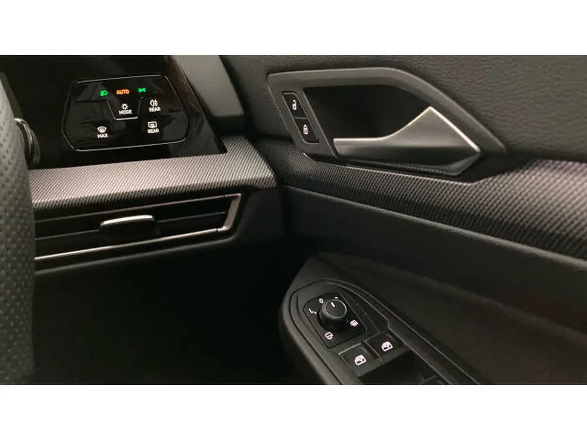 2024-volkswagen-golf-20tdi-r-line-hatchback-dsg-big-30