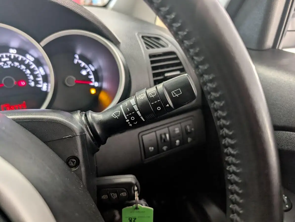 2014-kia-venga-16td-3-sat-nav-big-48