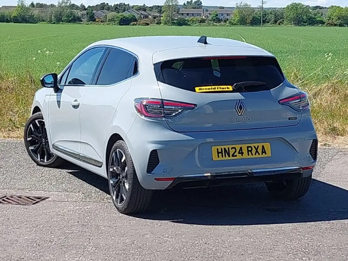 2024-renault-clio-16-techno-big-1