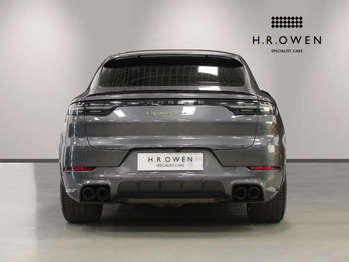 2022-porsche-cayenne-40-v8-turbo-s-e-hybrid-coupe-big-9