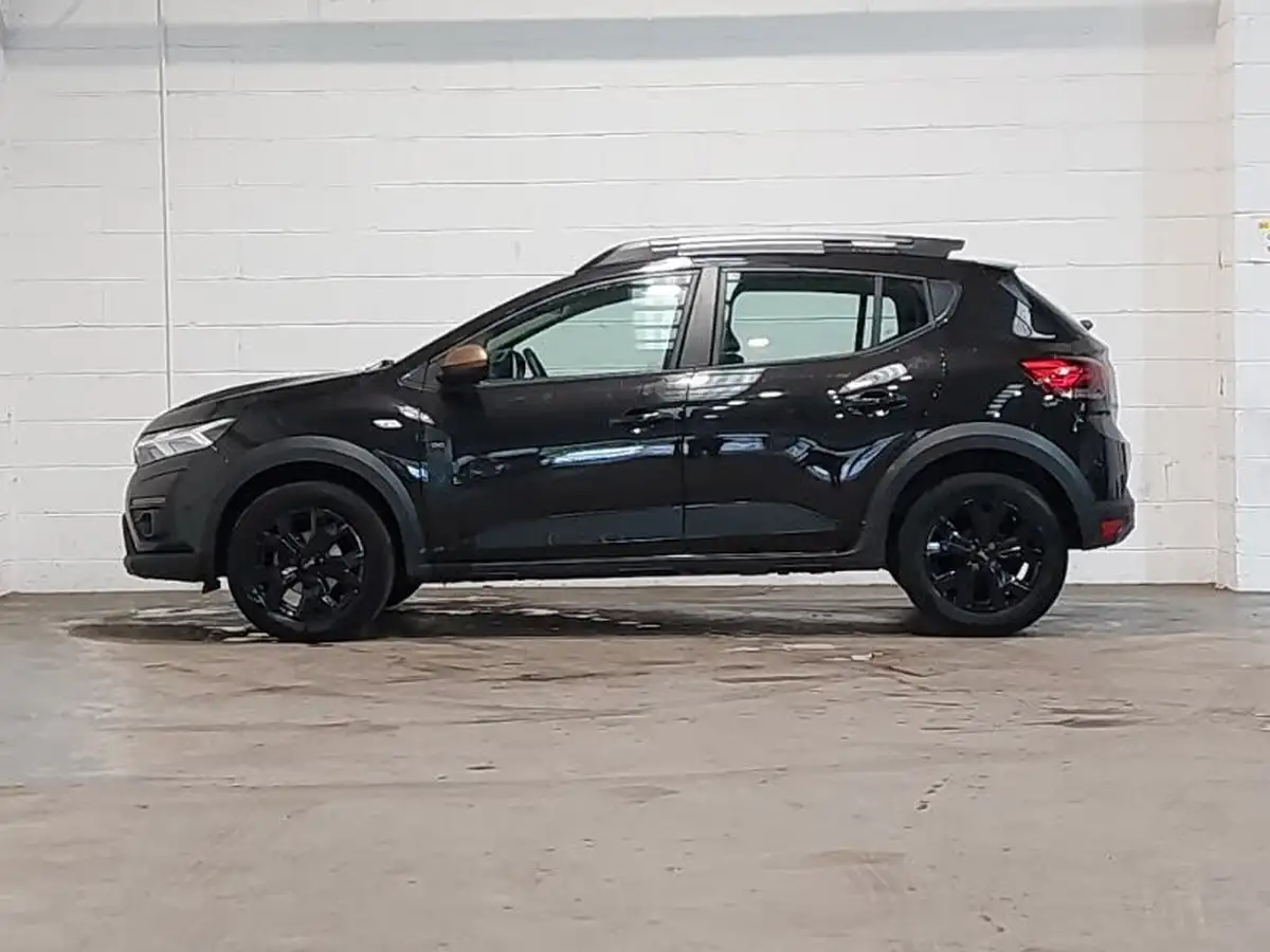 2024-dacia-sandero-stepway-10-tce-extreme-90bhp-big-3