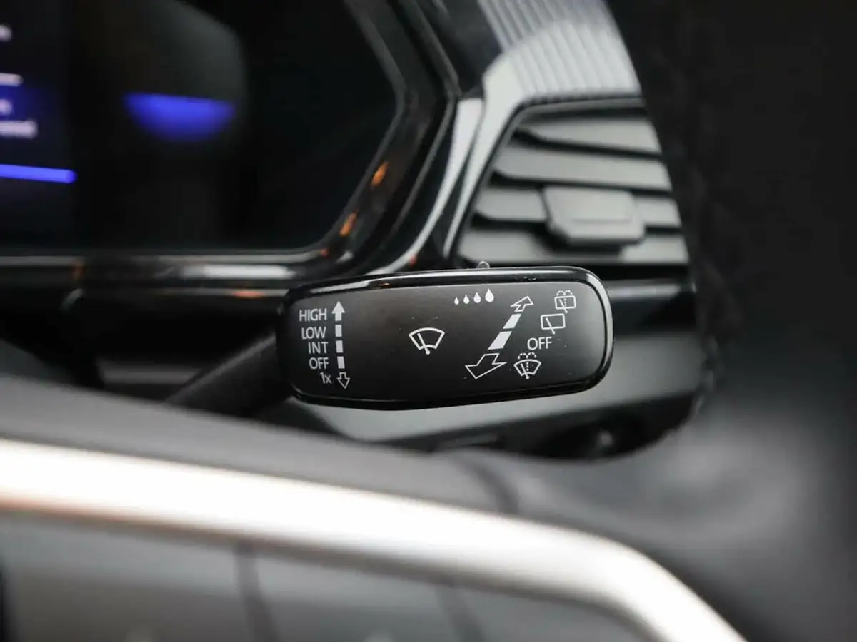2023-volkswagen-t-cross-10-tsi-black-edition-110ps-big-30