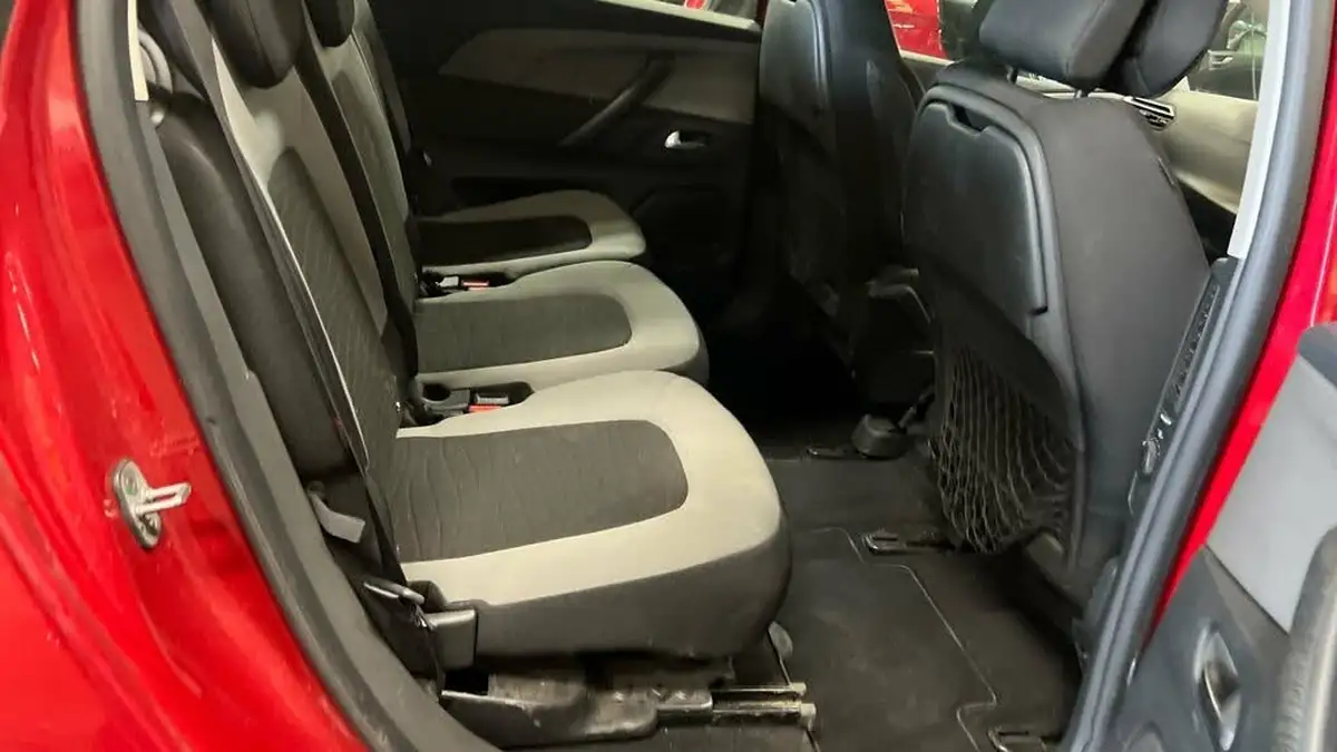 2015-citroen-grand-c4-picasso-16bluehdi-vtr-120ps-eat6-big-5
