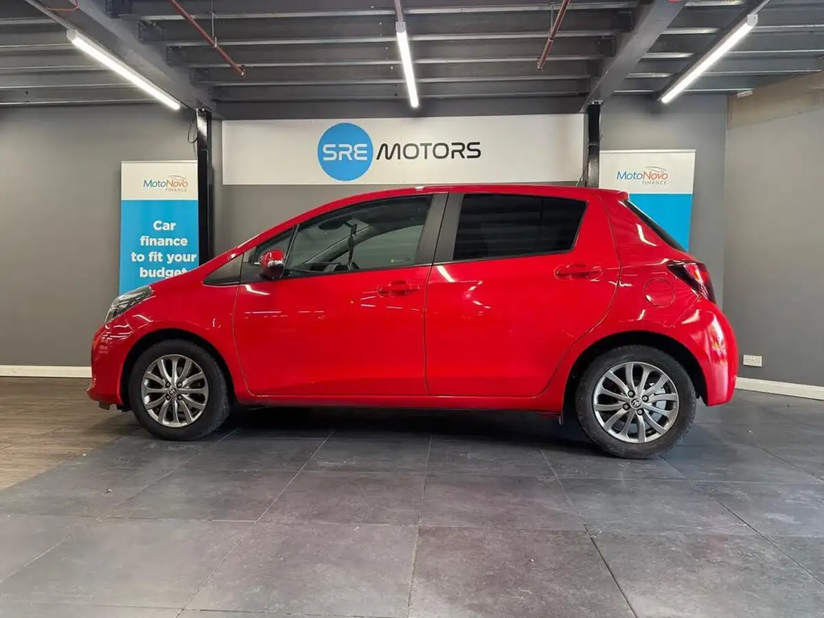 2016-toyota-yaris-10-vvt-i-icon-tss-5d-big-4