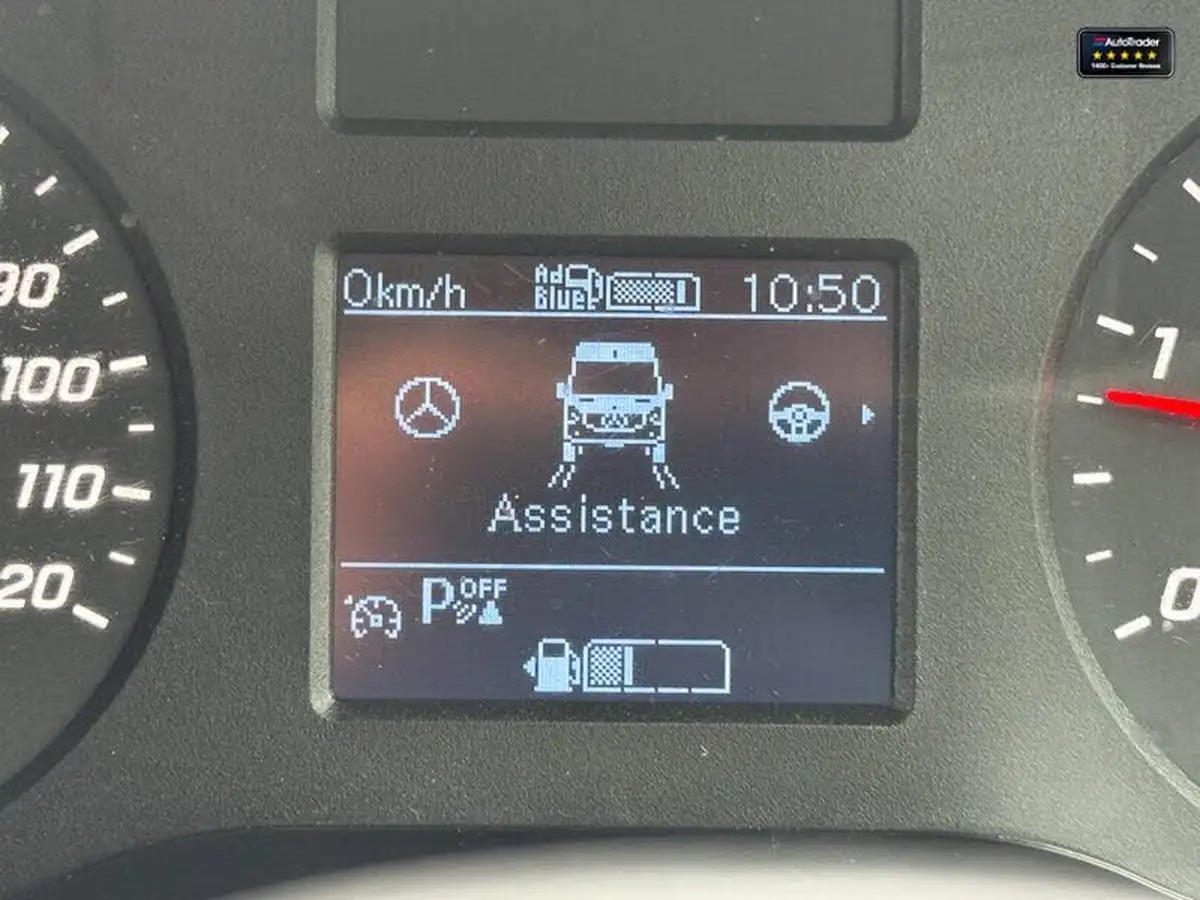 2023-mercedes-benz-sprinter-big-26