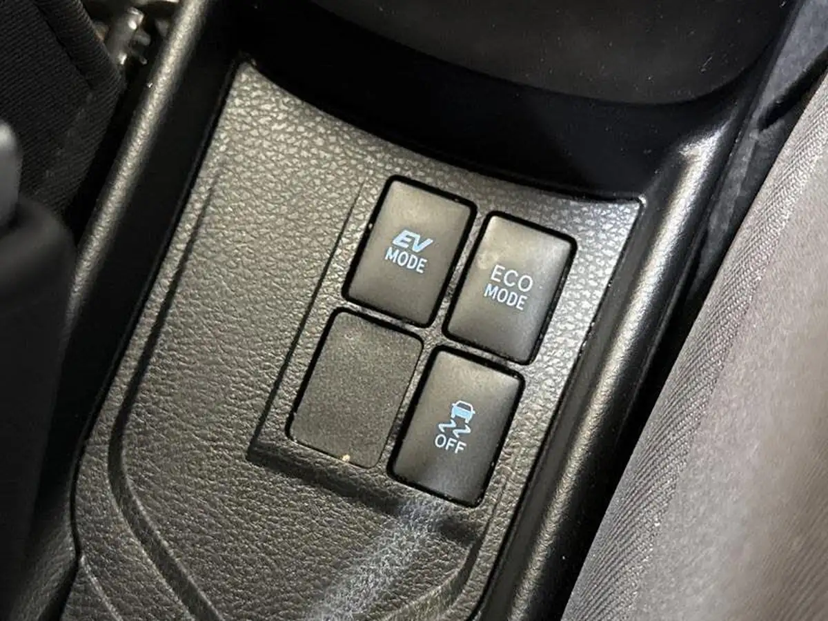 2020-toyota-yaris-15-vvt-i-icon-98bhp-hybrid-1497cc-e-cvt-big-21