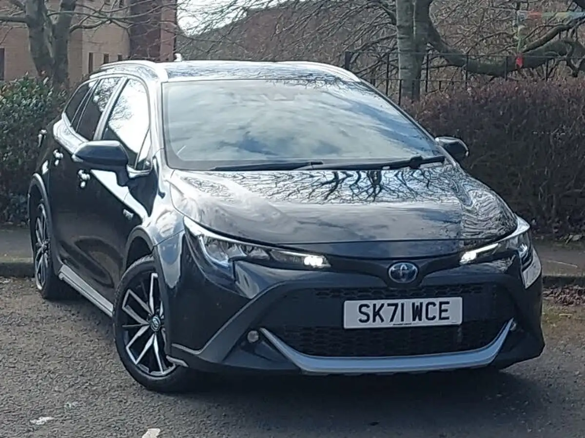 2021-toyota-corolla-18-vvt-i-trek-big-0