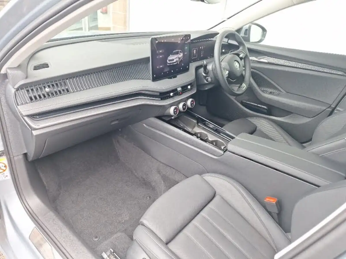 2024-skoda-superb-20tdi-se-l-150ps-scr-estate-dsg-big-4