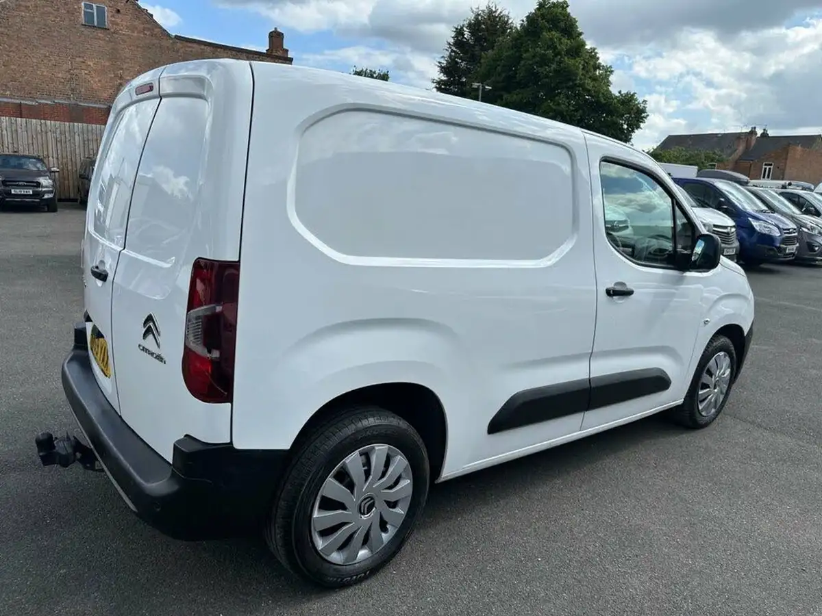 2019-citroen-berlingo-15bluehdi-1000-enterprise-100pseu6dt-e-panel-big-51