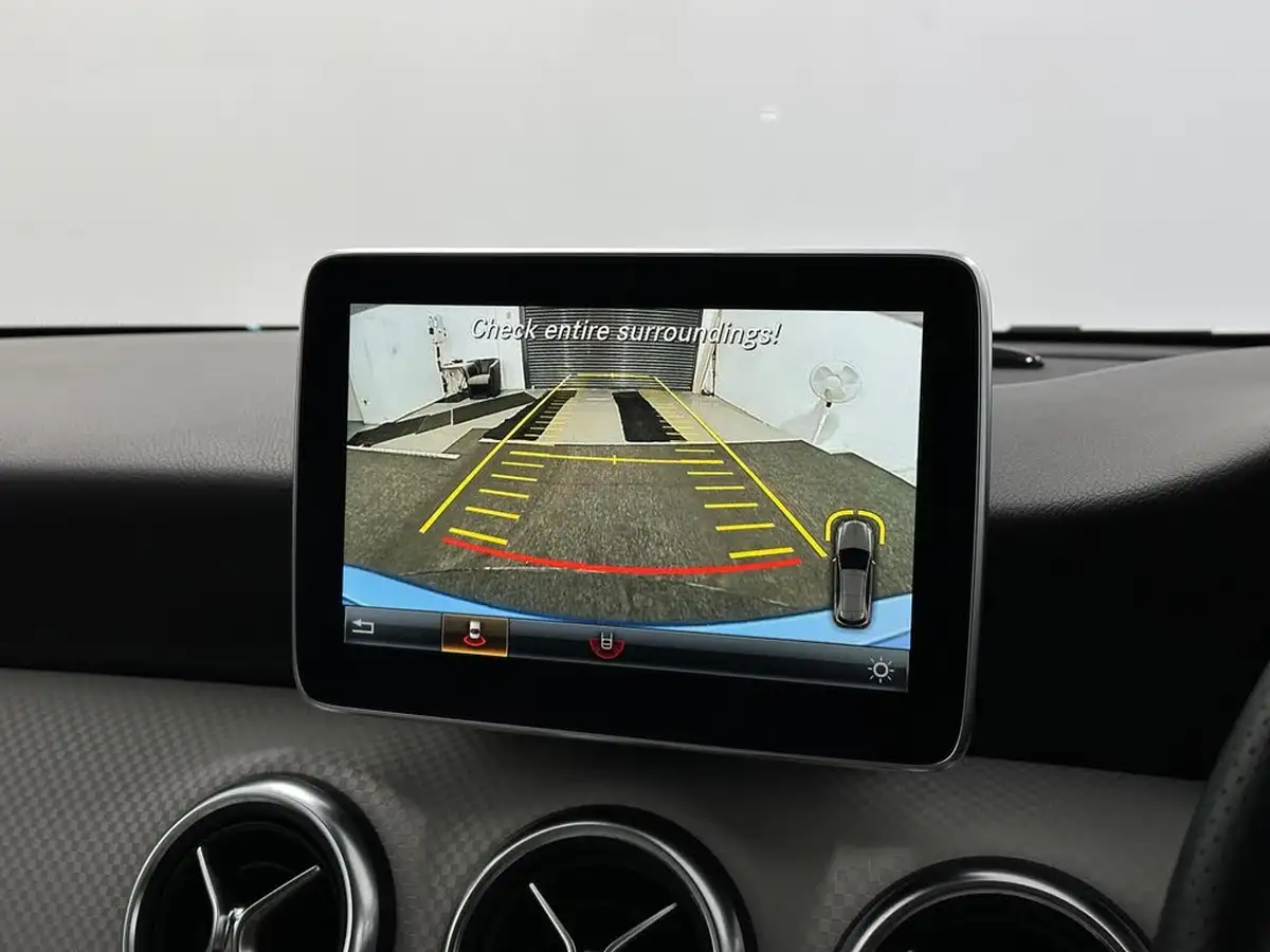 2016-mercedes-benz-a-class-21d-a200d-sport-premiumss-7g-dct-big-24