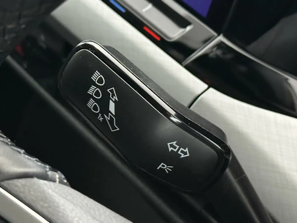 2022-volkswagen-golf-15-tsi-life-150ps-hatchback-big-12