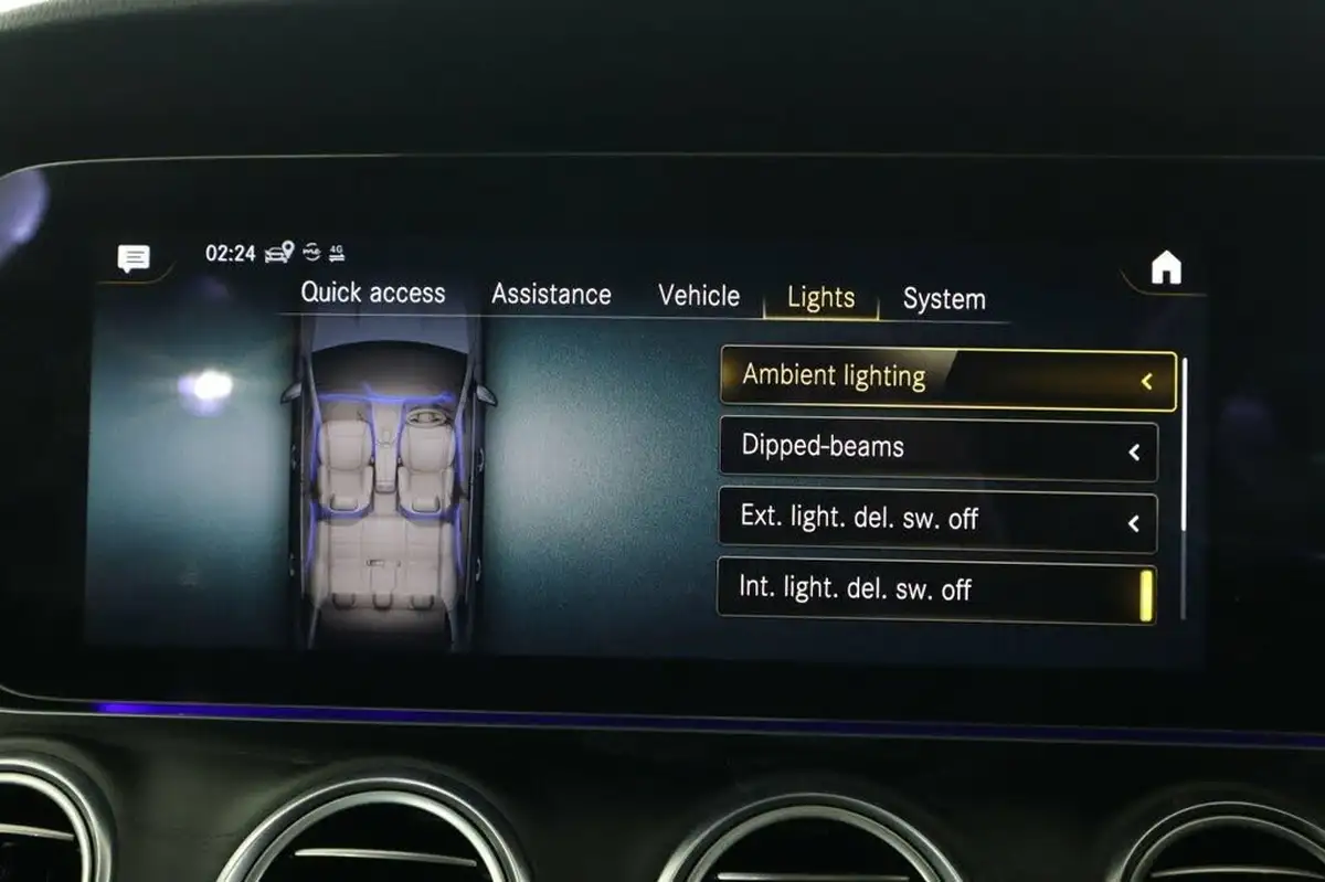 2020-mercedes-benz-e-class-20d-e300de-amg-line-eq-power-saloon-4d-big-43