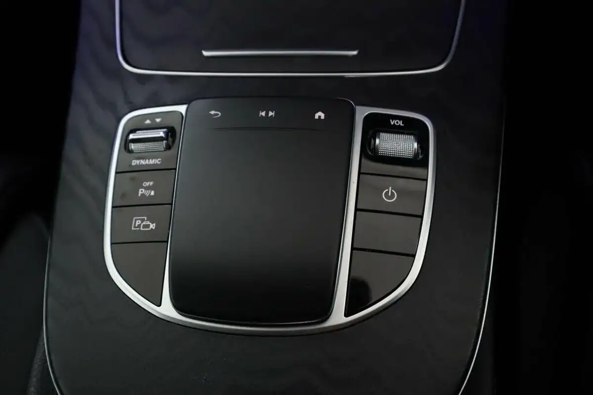 2020-mercedes-benz-e-class-20d-e300de-amg-line-eq-power-saloon-4d-big-19
