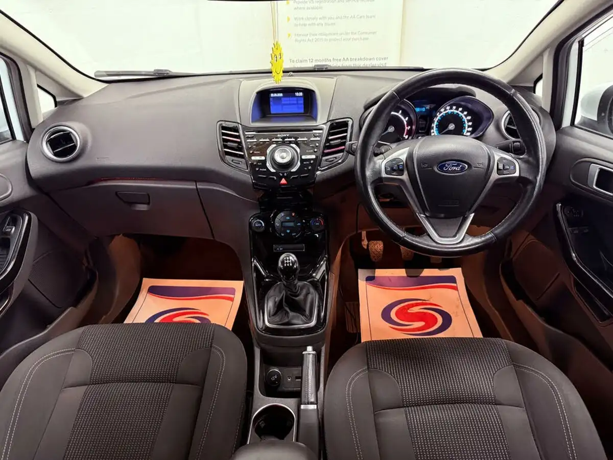 2015-ford-fiesta-10t-titanium-100ps-ecoboost-ss-5d-big-13