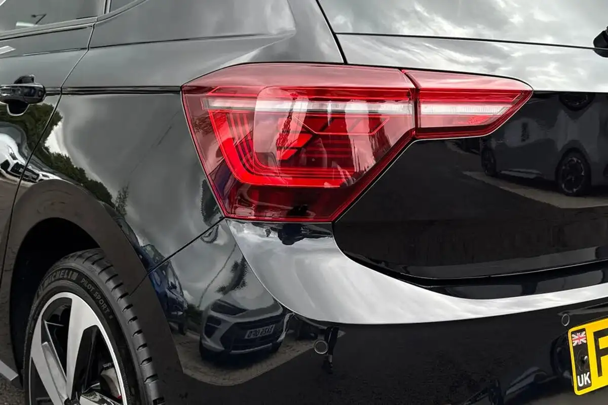 2023-volkswagen-polo-20-tsi-gti-big-7