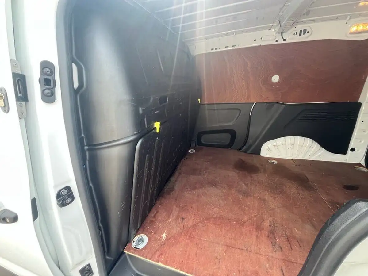 2021-vauxhall-combo-15cdti-sportive-2300-100pseu6dt-l1h1-panel-big-15