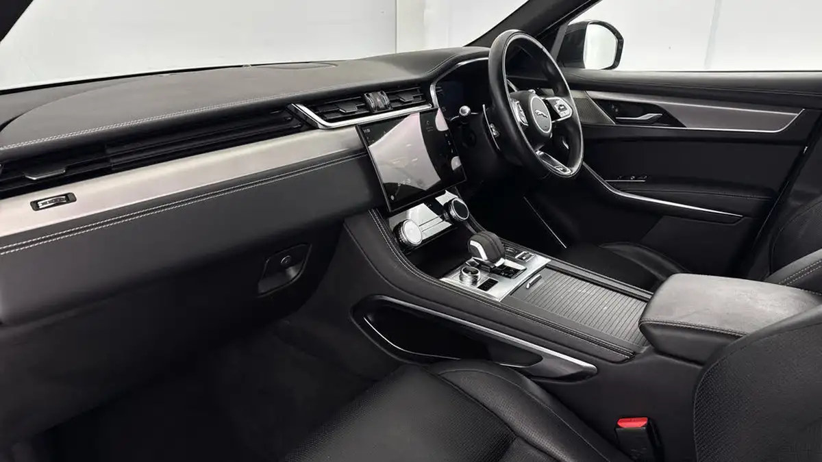 2021-jaguar-f-pace-20-p400e-s-big-8