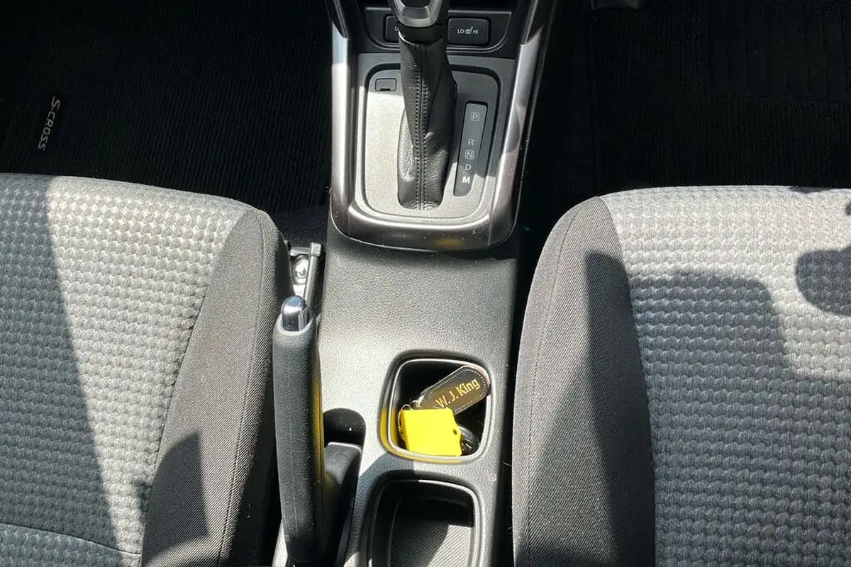 2024-suzuki-s-cross-15-motion-big-25