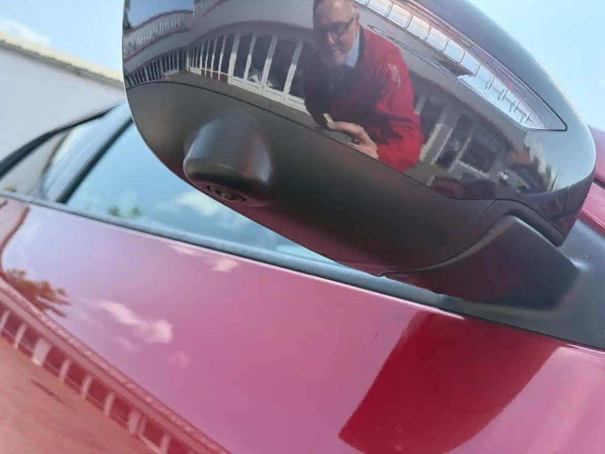 2015-nissan-juke-12-tekna-big-8