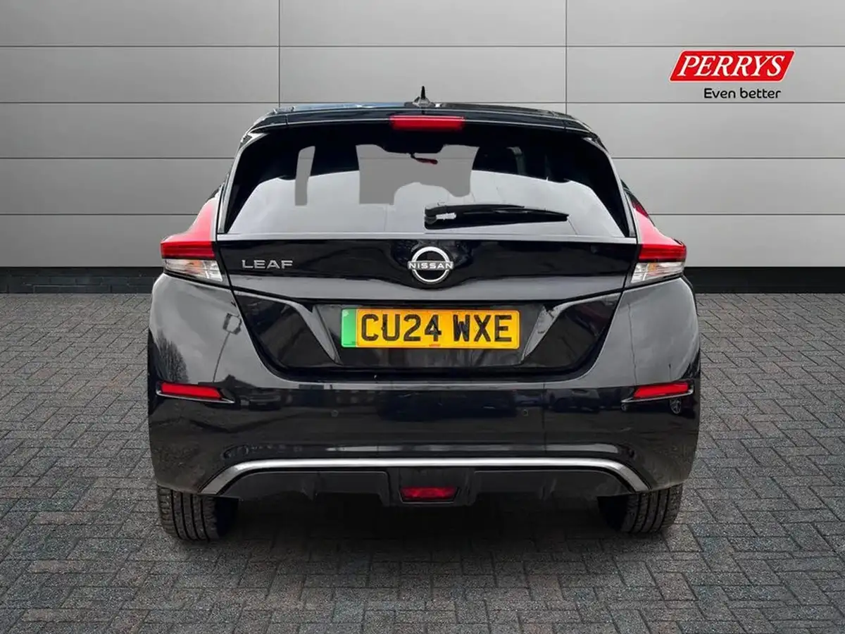 2024-nissan-leaf-e-tekna-39kwh-big-4