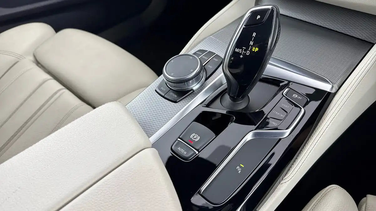 2018-bmw-5-series-20td-520d-m-sport-188bhp-xdrive-ss-saloon-4d-big-19
