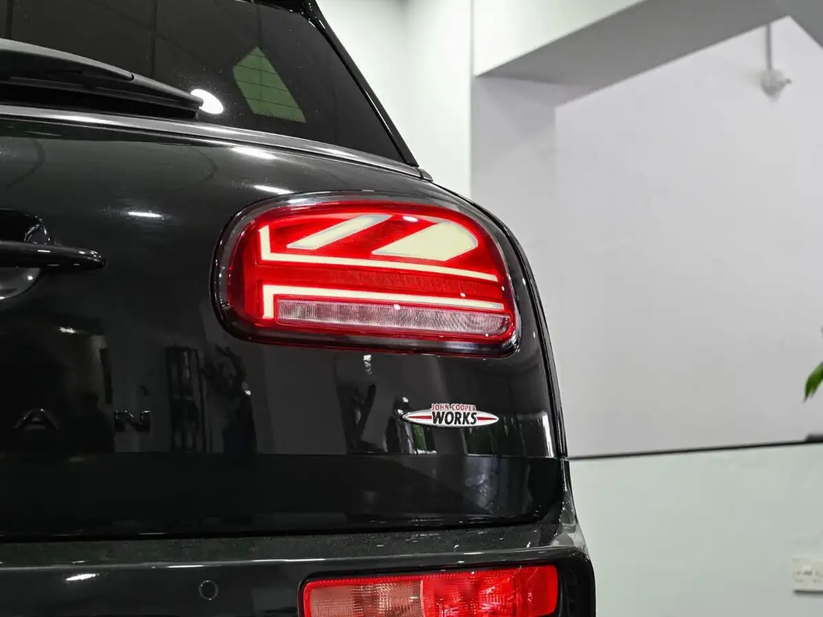 2024-mini-clubman-20-john-cooper-works-premium-plus-big-23