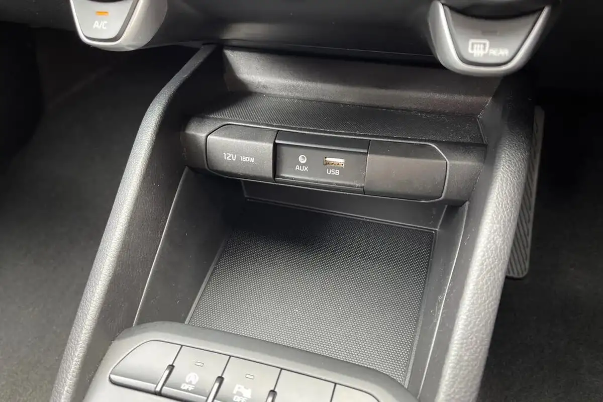 2019-kia-stonic-10-t-gdi-2-big-40