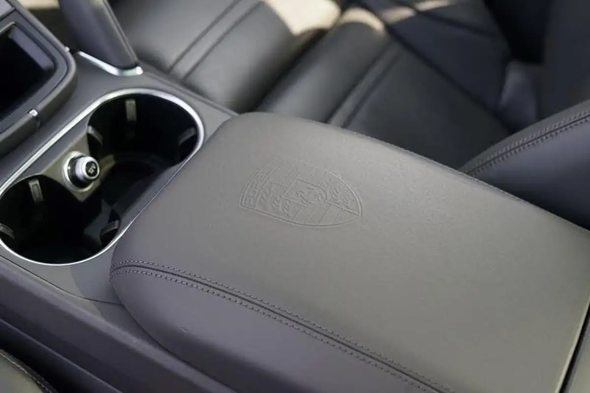 2019-porsche-cayenne-40-v8-turbo-coupe-big-36