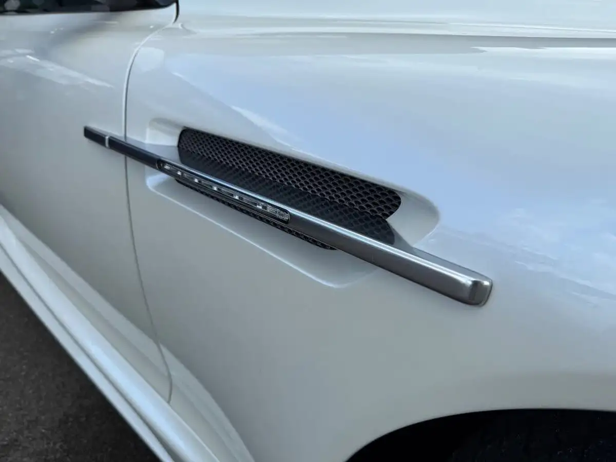 2012-aston-martin-dbs-60-touchtronic-big-10