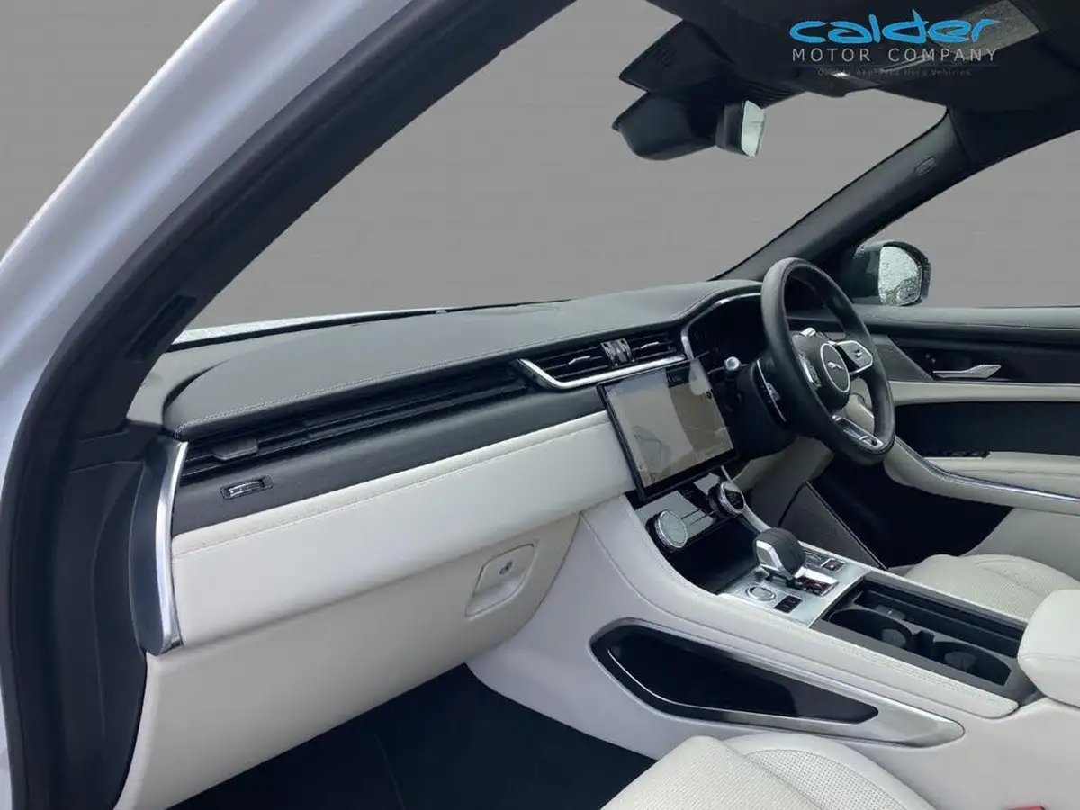 2022-jaguar-f-pace-20-d200-r-dynamic-black-big-23