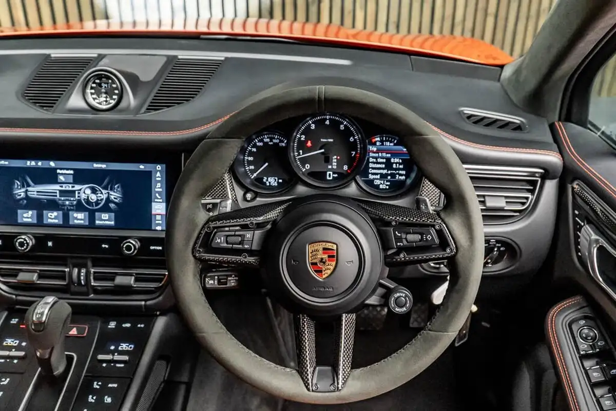 2023-porsche-macan-20-big-25