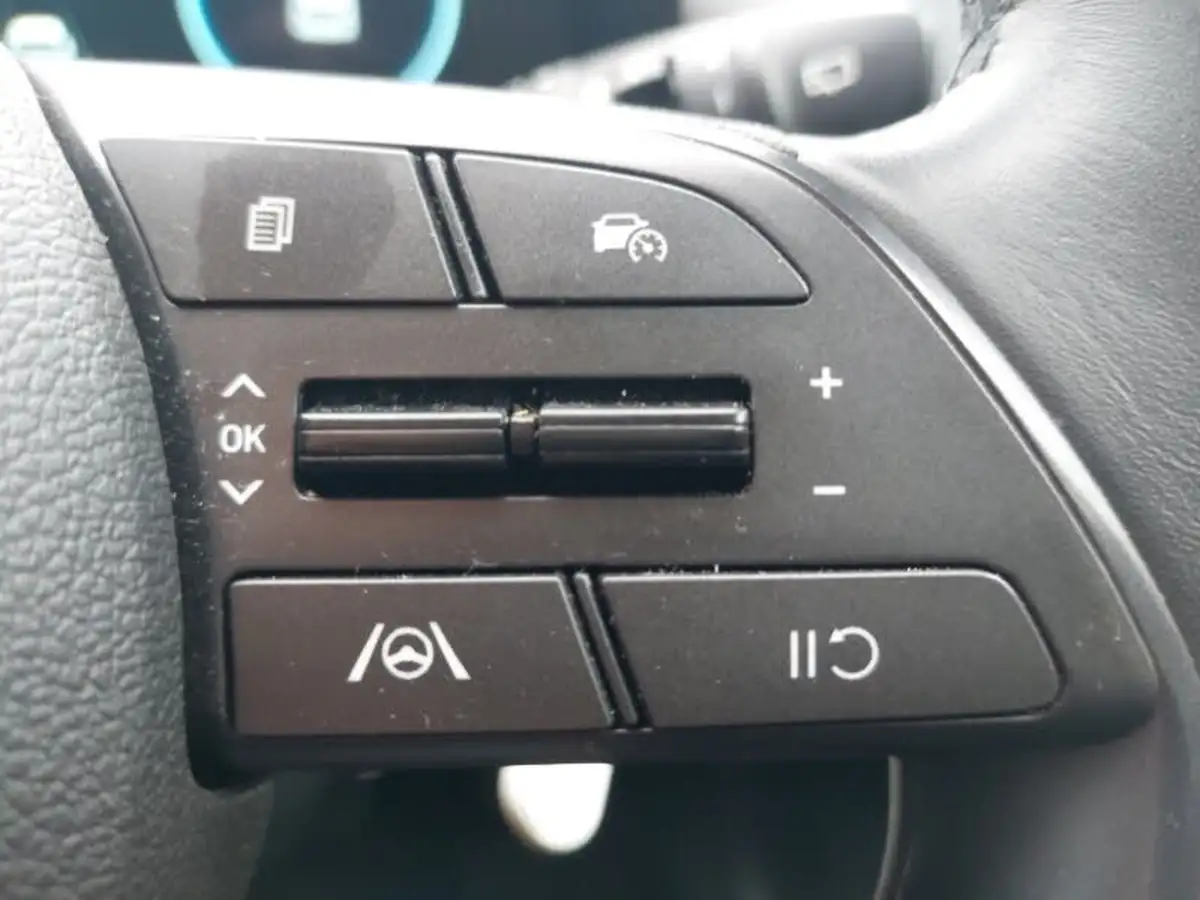 2024-hyundai-i20-10-t-gdi-advance-dct-big-12