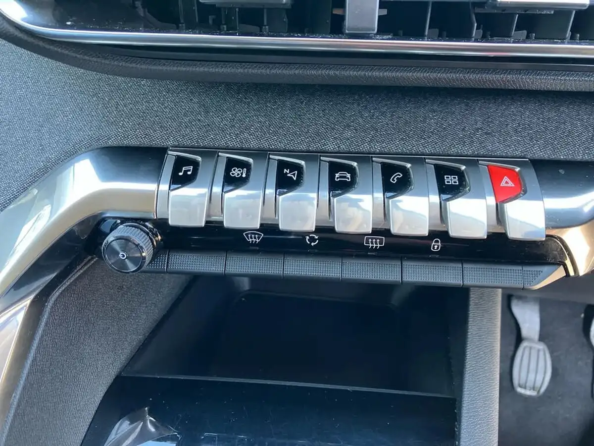 2020-peugeot-5008-suv-12-puretech-allure-big-13