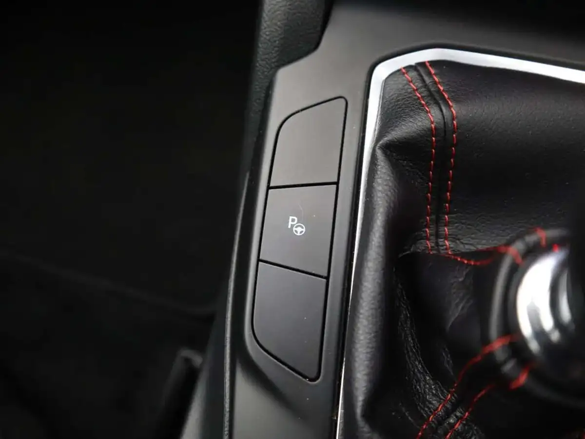 2022-ford-focus-10t-st-line-style-125ps-hatchback-big-34