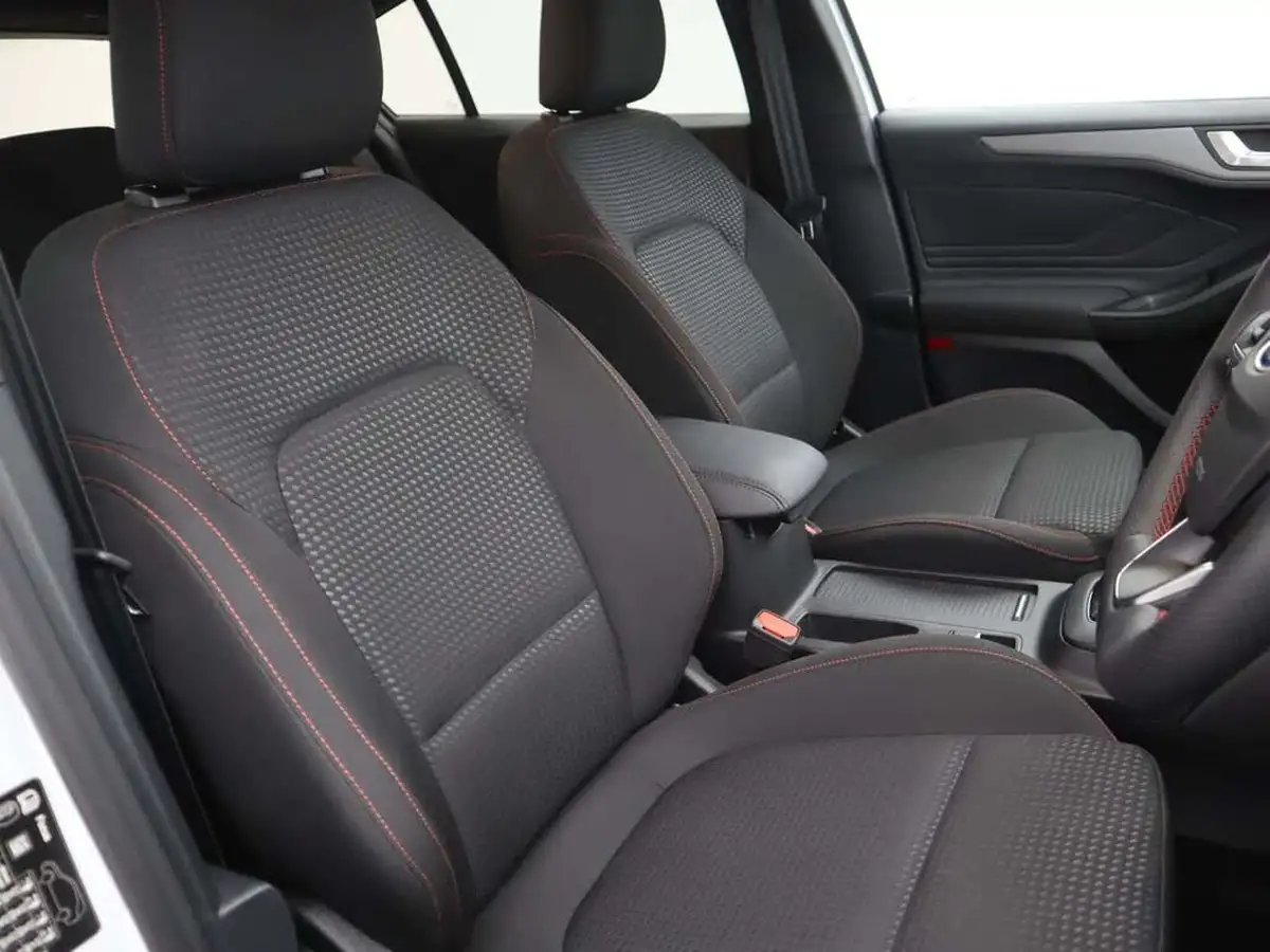 2022-ford-focus-10t-st-line-style-125ps-hatchback-big-10